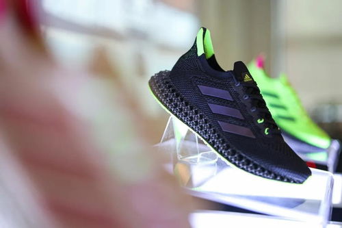adidas 4D 開啟人類跑鞋新起點(diǎn)，革新運(yùn)動(dòng)服飾未來